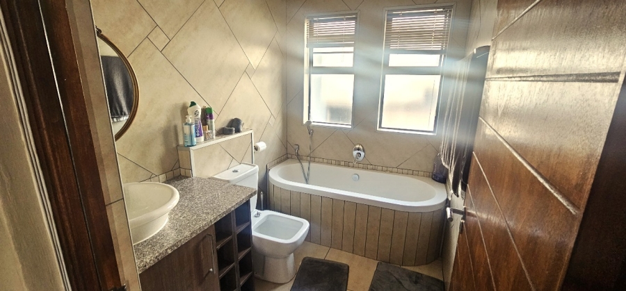 To Let 3 Bedroom Property for Rent in Cashan North West